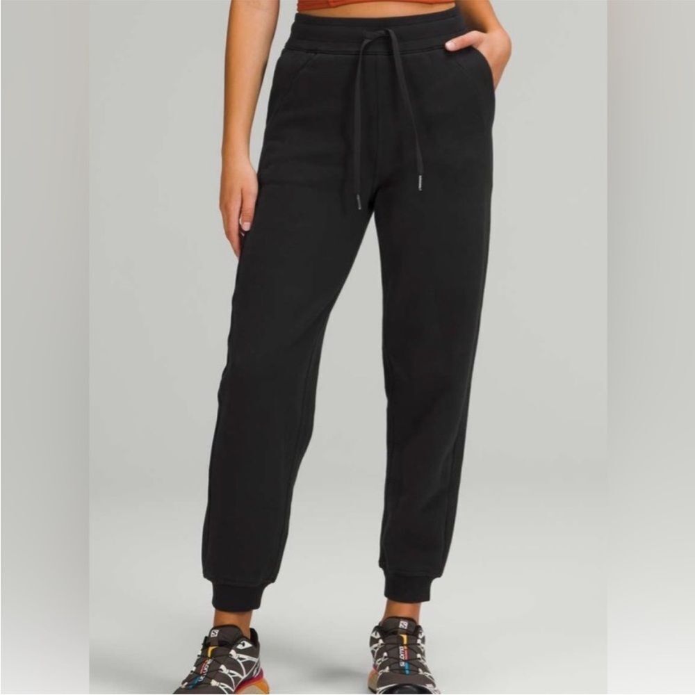 Lululemon Scuba Relaxed High-Rise Jogger- size 6